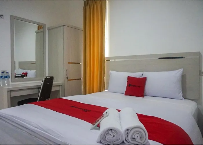 Reddoorz Near Araya Family Club House